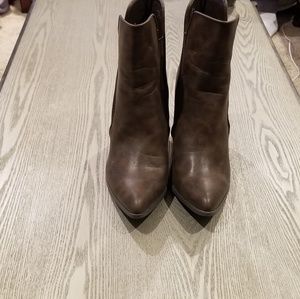 Penny Loves Kenny Avid Chelsea Boots